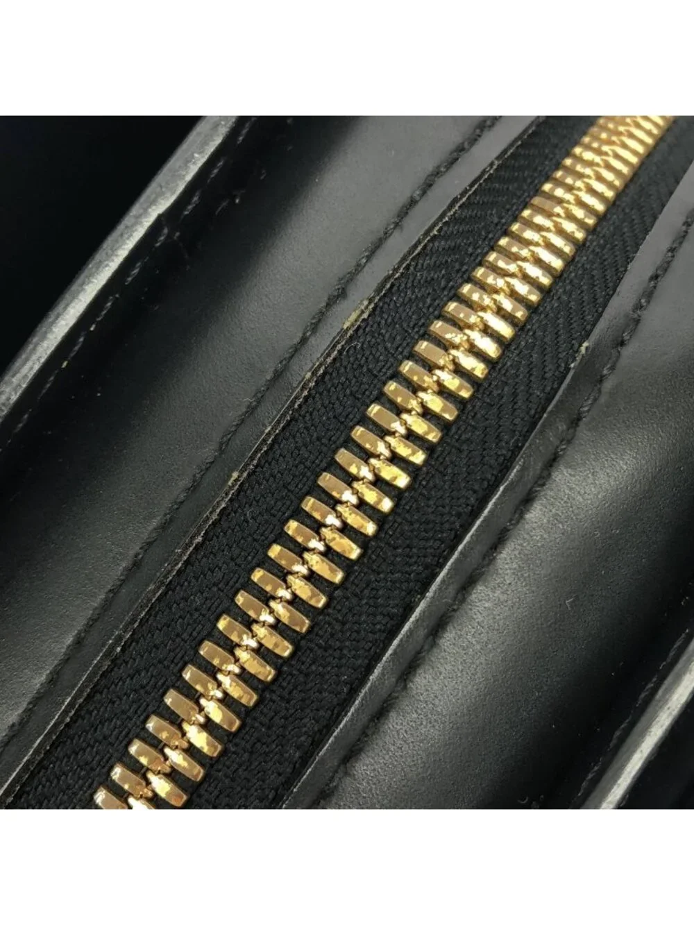 Louis Vuitton Epi Pont Neuf
